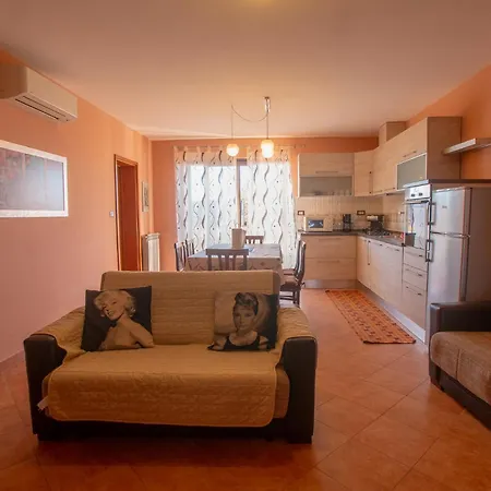 Angelica 1 Apartment *